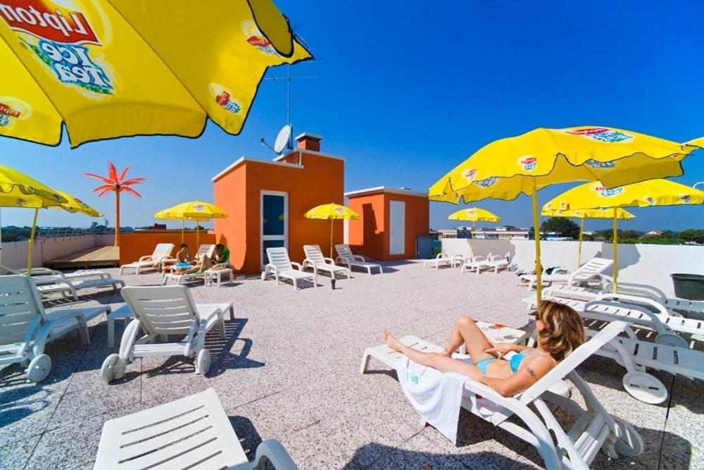 Hotel Di Giovanni Bibione Exterior foto