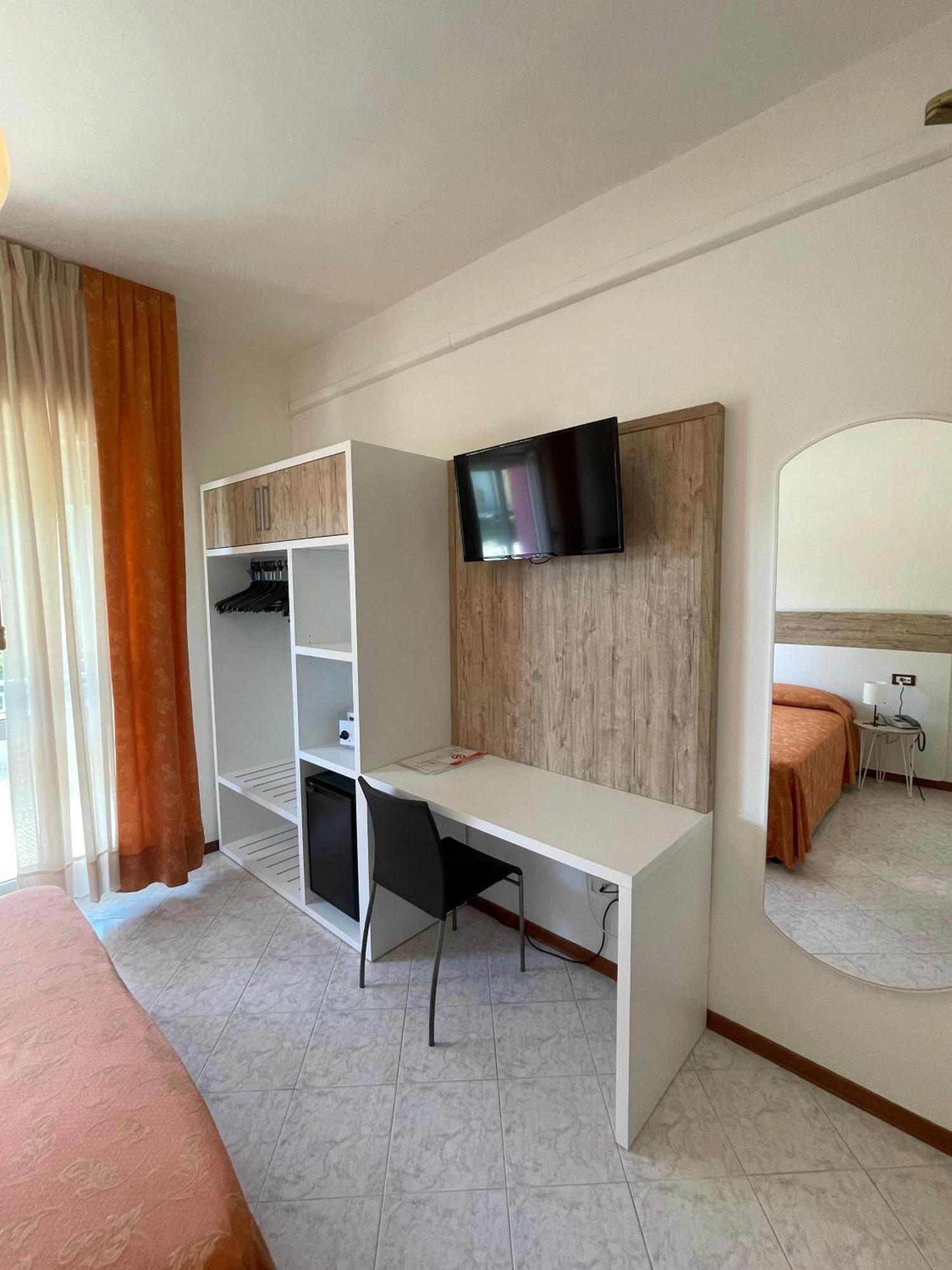 Hotel Di Giovanni Bibione Exterior foto